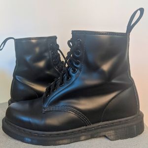 Dr. Martens 1460 Mono 8-eye